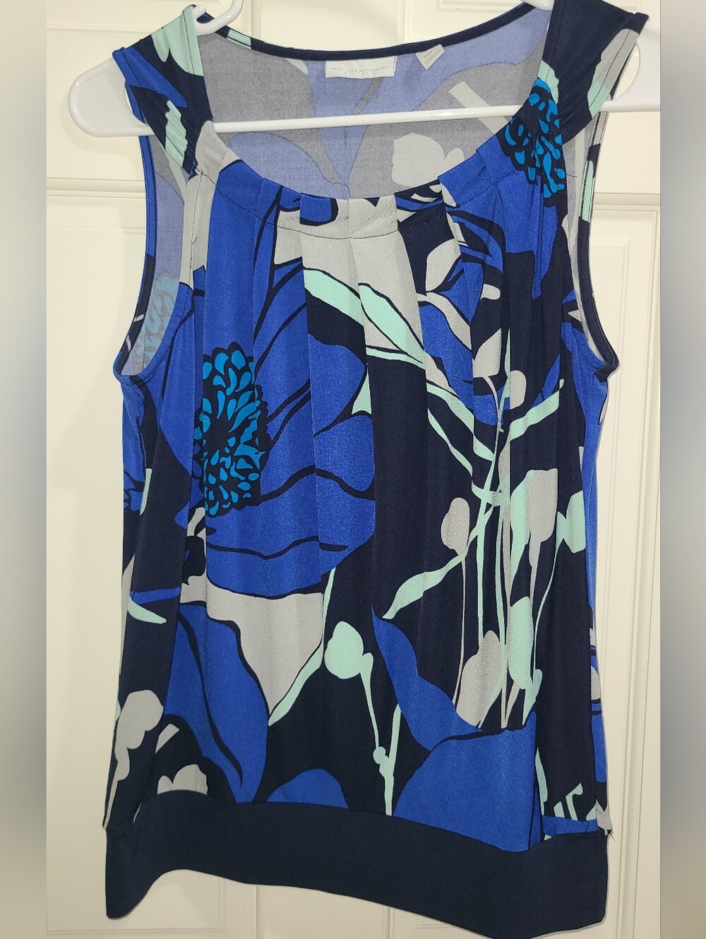 New York & Company Sleeveless Floral Print Shell Top - Blue & Black